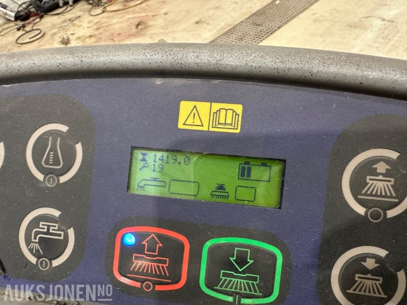 Будівельне обладнання 2008 Nilfisk BR1100S Koste og feiemaskin: фото 15