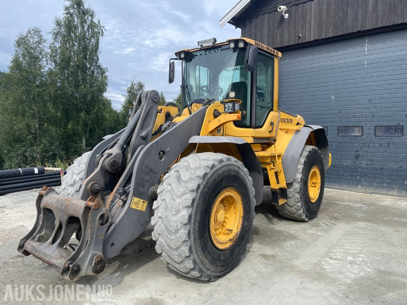2008 Volvo L110F hjullaster med skuff - sentralsmøring - 3/4 funksjon-Skriver med vekt-kamera - ekstra lys - Колісний навантажувач: фото 1 2008 Volvo L110F hjullaster med skuff - sentralsmøring - 3/4 funksjon-Skriver med vekt-kamera - ekstra lys - Колісний навантажувач: фото 1