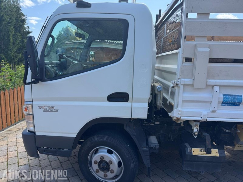 2010 Fuso FUSO 7C15 Bakmontert kran Treveis tipp Høye lemmer - Самоскид вантажівка: фото 5 2010 Fuso FUSO 7C15 Bakmontert kran Treveis tipp Høye lemmer - Самоскид вантажівка: фото 5