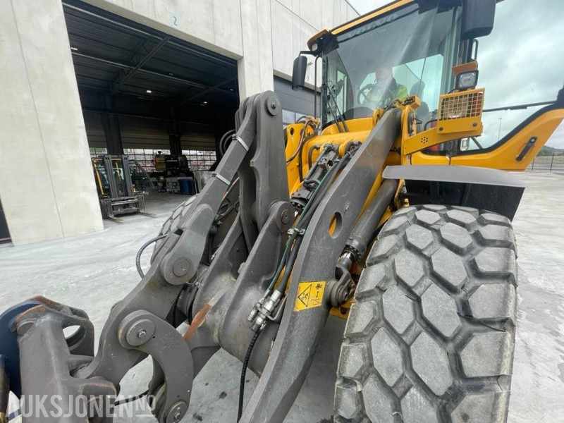 Колісний навантажувач 2011 VOLVO L60F HJULLASTER - SPAKSTYRING - NYE DEKK - BBS - 3-4 FUNKSJON - PALLEGAFLER - SKUFFE - KAMERA - MYE PÅKOSTET!: фото 11