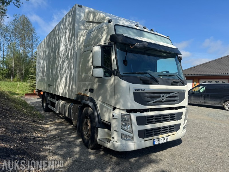 2011 Volvo FM-330 skapbil med full sideåpning og løftelem - Вантажівка з закритим кузовом: фото 4 2011 Volvo FM-330 skapbil med full sideåpning og løftelem - Вантажівка з закритим кузовом: фото 4