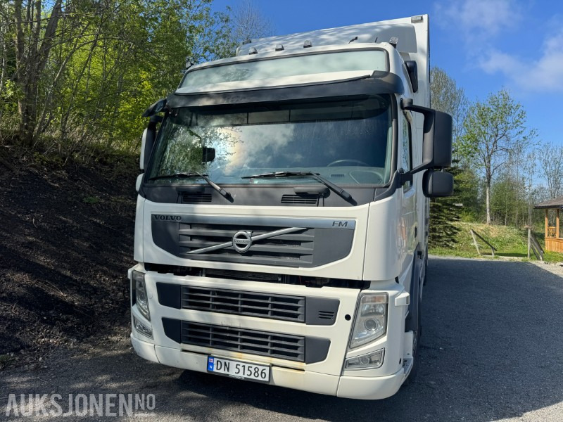 2011 Volvo FM-330 skapbil med full sideåpning og løftelem - Вантажівка з закритим кузовом: фото 3 2011 Volvo FM-330 skapbil med full sideåpning og løftelem - Вантажівка з закритим кузовом: фото 3