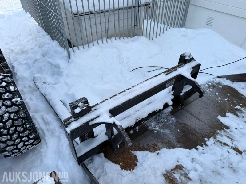 Колісний навантажувач 2012 Cat 907H2 - Planeringsskuffe - Pallegaffler - 3646T: фото 17