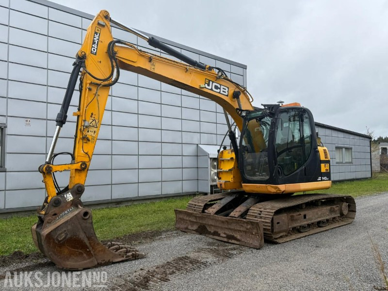 2012 JCB JZ140LCD Gravemaskin m/ Gjerstad Graveskuff - Екскаватор: фото 1 2012 JCB JZ140LCD Gravemaskin m/ Gjerstad Graveskuff - Екскаватор: фото 1
