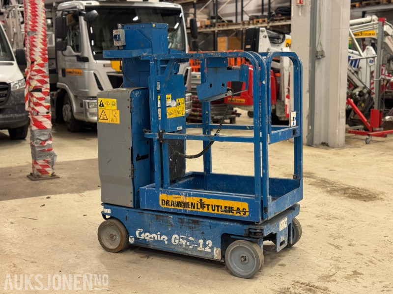 2013 Genie GRC12 mastelift - Підйомник: фото 1 2013 Genie GRC12 mastelift - Підйомник: фото 1