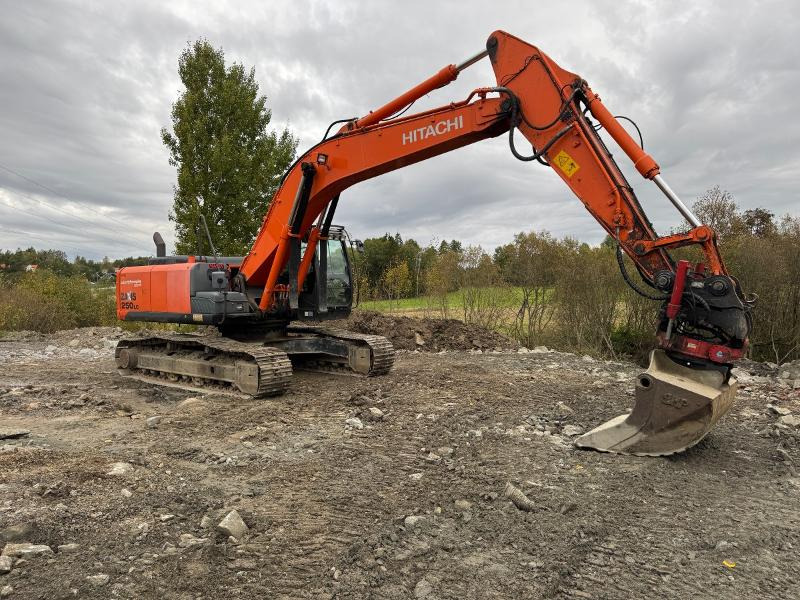 2013 Hitachi ZX250LC-5B,Servicehistorikk, Indexator tiltrotator,sorterings-/rivningsklype,pigghammer, 3 skuffer - Екскаватор: фото 3 2013 Hitachi ZX250LC-5B,Servicehistorikk, Indexator tiltrotator,sorterings-/rivningsklype,pigghammer, 3 skuffer - Екскаватор: фото 3