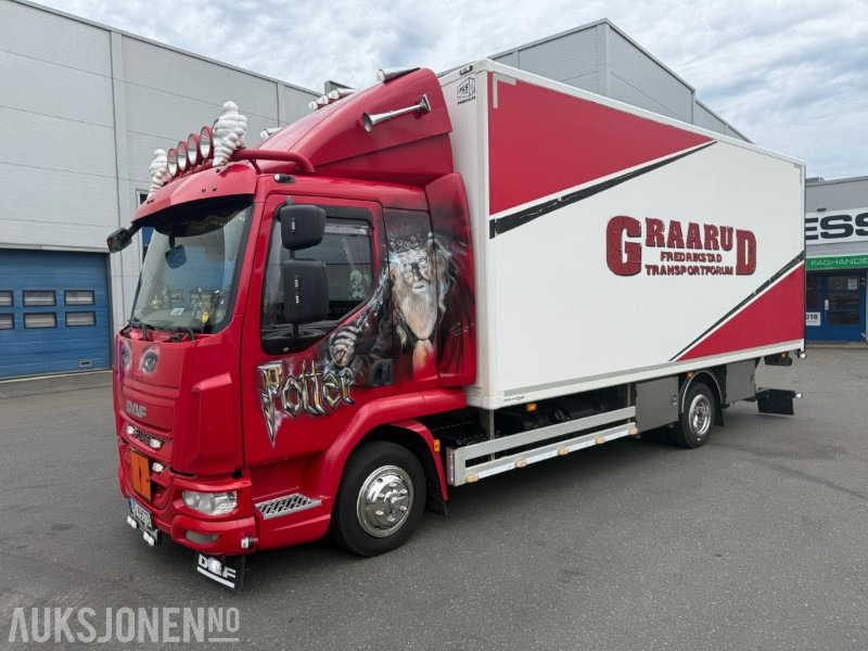 2016 DAF LF SKAPBIL - 15 PALLER - SERVICEHISTORIKK - 1 SJÅFØR - RYGGEKAMERA. - Вантажівка з закритим кузовом: фото 1 2016 DAF LF SKAPBIL - 15 PALLER - SERVICEHISTORIKK - 1 SJÅFØR - RYGGEKAMERA. - Вантажівка з закритим кузовом: фото 1