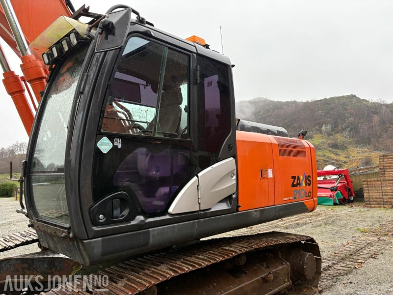 2016 Hitachi ZX210LC-5B med Engcon tiltrotator, planeringsskuffe og Gjerstad graveskuff - Екскаватор: фото 4 2016 Hitachi ZX210LC-5B med Engcon tiltrotator, planeringsskuffe og Gjerstad graveskuff - Екскаватор: фото 4