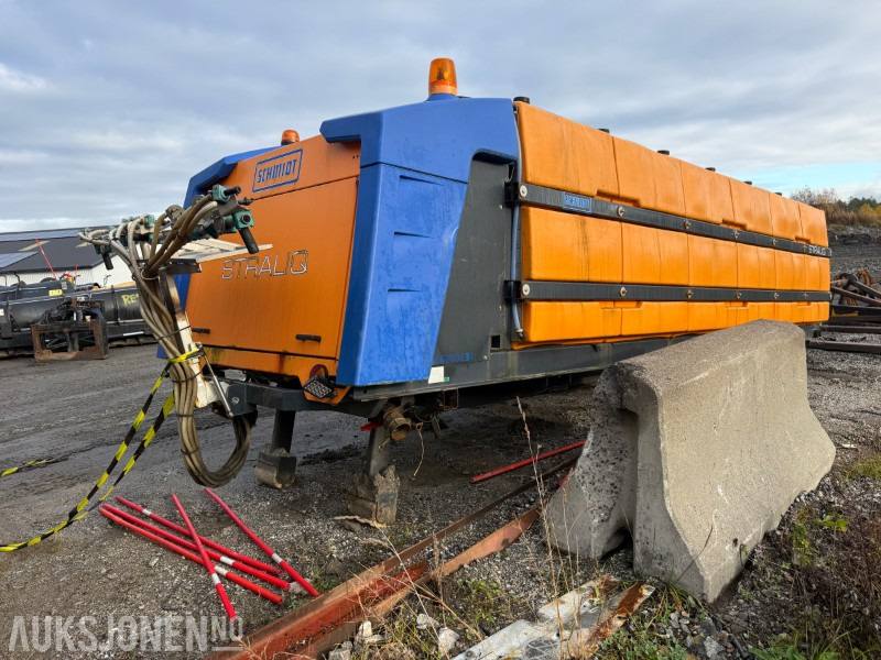 2016 SCHMIDT STRALIQ SALTSPREDER PÅ KROKRAMME. - Будівельне обладнання: фото 3 2016 SCHMIDT STRALIQ SALTSPREDER PÅ KROKRAMME. - Будівельне обладнання: фото 3