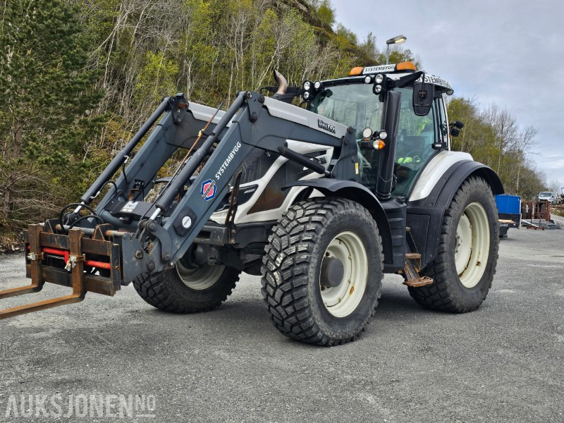 2016 Valtra T144D - Direct - Laster - Luft - 50 km/t - 3 -Medfølger skuffe - Трактор: фото 2 2016 Valtra T144D - Direct - Laster - Luft - 50 km/t - 3 -Medfølger skuffe - Трактор: фото 2
