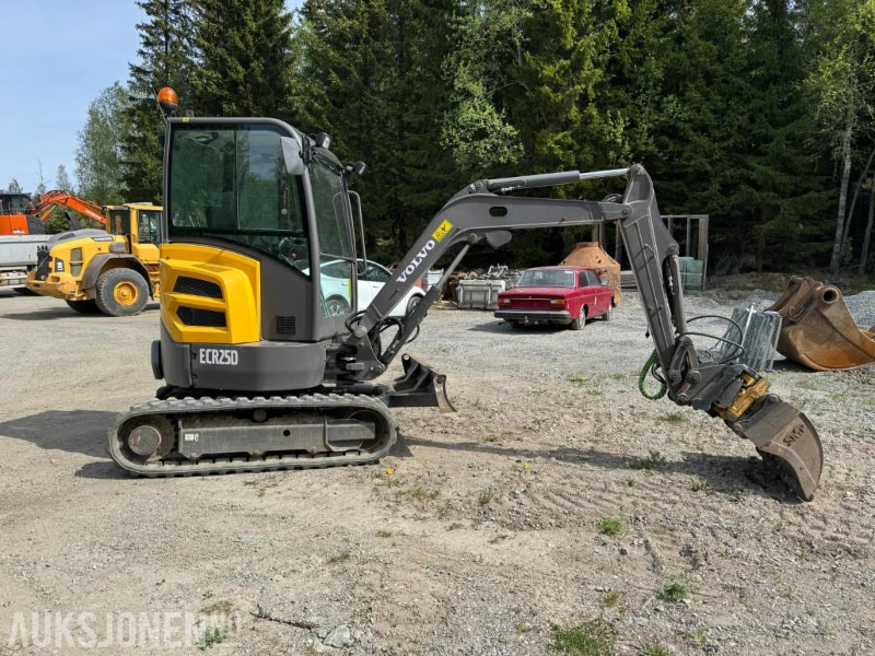 2017 Volvo ECR25D m/Engcon tiltrotator, SE-klype, 3 skuffer, vibroplate, 891 timer, Minigraver - Міні-екскаватор: фото 4 2017 Volvo ECR25D m/Engcon tiltrotator, SE-klype, 3 skuffer, vibroplate, 891 timer, Minigraver - Міні-екскаватор: фото 4
