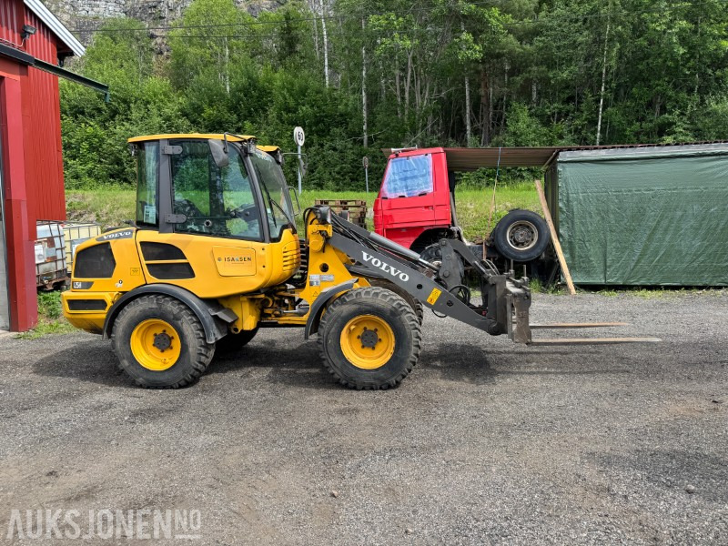 2017 Volvo L25 H S Hjullaster - 4 funksjon - Pallegafler og 2 skuffer - Колісний навантажувач: фото 4 2017 Volvo L25 H S Hjullaster - 4 funksjon - Pallegafler og 2 skuffer - Колісний навантажувач: фото 4