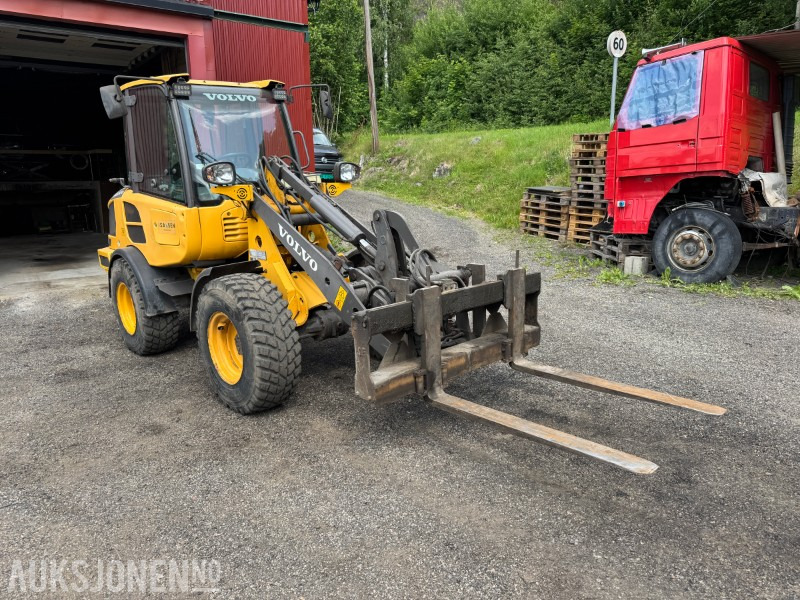 2017 Volvo L25 H S Hjullaster - 4 funksjon - Pallegafler og 2 skuffer - Колісний навантажувач: фото 3 2017 Volvo L25 H S Hjullaster - 4 funksjon - Pallegafler og 2 skuffer - Колісний навантажувач: фото 3