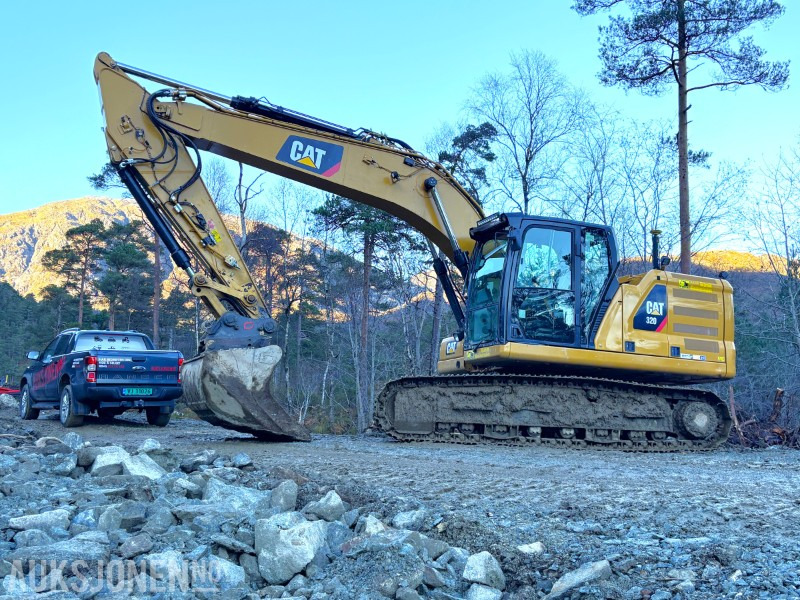 2018 Cat 320 - 4 890 timer - 2 skuffer og tiltrotator - CAT Premium serviceavtale - Екскаватор: фото 1 2018 Cat 320 - 4 890 timer - 2 skuffer og tiltrotator - CAT Premium serviceavtale - Екскаватор: фото 1
