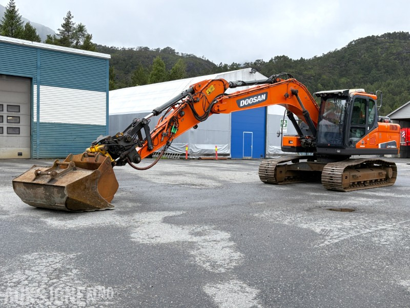 2018 Doosan DX180LC-5 - 6 381 timer - tiltrotator - 2 skuffer - sertifisert - Екскаватор: фото 1 2018 Doosan DX180LC-5 - 6 381 timer - tiltrotator - 2 skuffer - sertifisert - Екскаватор: фото 1