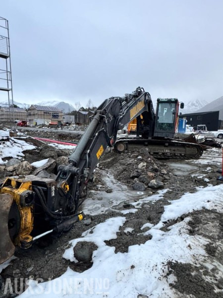 2018 Volvo EC220EL gravemaskin - GPS - Tiltrotator - Sentralsmøring - Bunkringspumpe - Graveskuffe - Pusskuffe - Sertifisert til mai 2026 - Екскаватор: фото 2 2018 Volvo EC220EL gravemaskin - GPS - Tiltrotator - Sentralsmøring - Bunkringspumpe - Graveskuffe - Pusskuffe - Sertifisert til mai 2026 - Екскаватор: фото 2