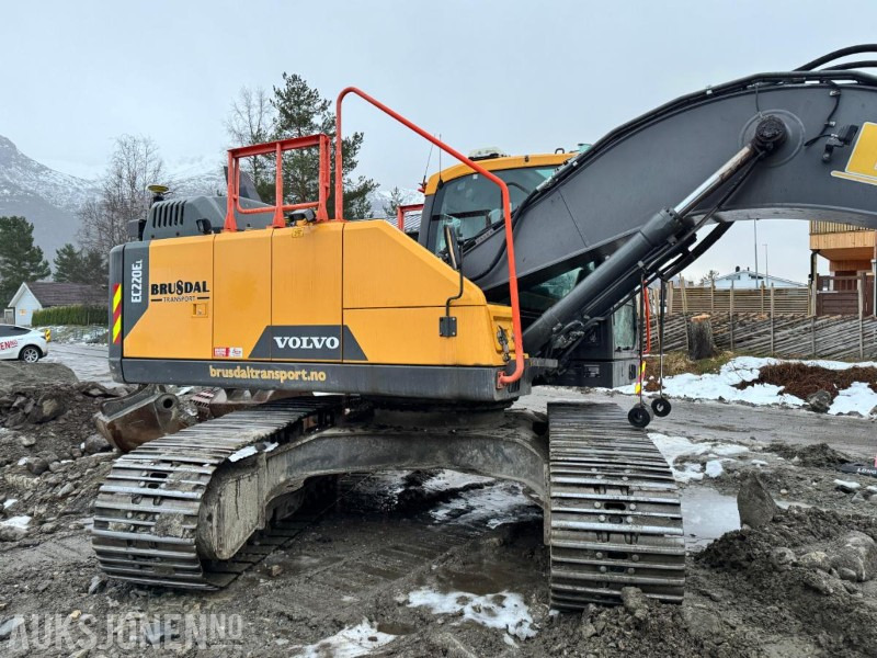 2018 Volvo EC220EL gravemaskin - GPS - Tiltrotator - Sentralsmøring - Bunkringspumpe - Graveskuffe - Pusskuffe - Sertifisert til mai 2026 - Екскаватор: фото 4 2018 Volvo EC220EL gravemaskin - GPS - Tiltrotator - Sentralsmøring - Bunkringspumpe - Graveskuffe - Pusskuffe - Sertifisert til mai 2026 - Екскаватор: фото 4