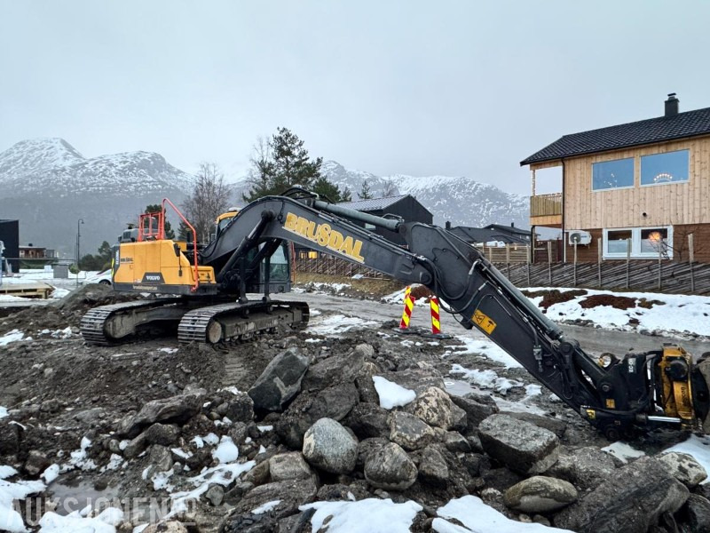 2018 Volvo EC220EL gravemaskin - GPS - Tiltrotator - Sentralsmøring - Bunkringspumpe - Graveskuffe - Pusskuffe - Sertifisert til mai 2026 - Екскаватор: фото 3 2018 Volvo EC220EL gravemaskin - GPS - Tiltrotator - Sentralsmøring - Bunkringspumpe - Graveskuffe - Pusskuffe - Sertifisert til mai 2026 - Екскаватор: фото 3