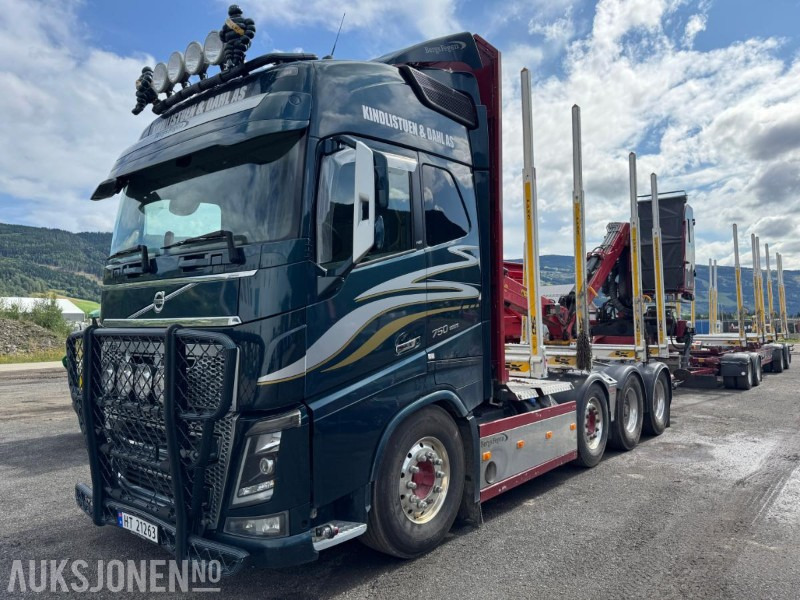 2018 Volvo FH16 8X4 komplett tømmerbil med kran og henger. - Лісовоз, Вантажівка з маніпулятором: фото 1 2018 Volvo FH16 8X4 komplett tømmerbil med kran og henger. - Лісовоз, Вантажівка з маніпулятором: фото 1