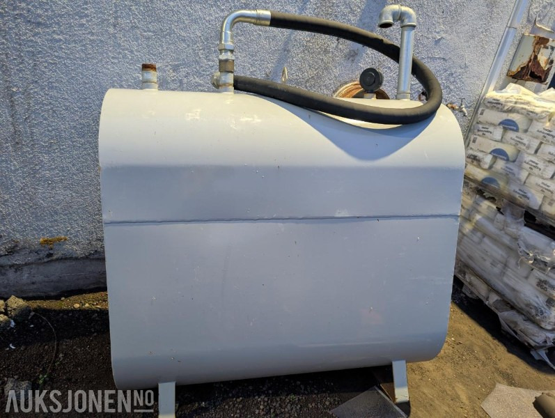 2019 Ubrukt diesel tanke, med brukt pumpe - Будівельне обладнання: фото 2 2019 Ubrukt diesel tanke, med brukt pumpe - Будівельне обладнання: фото 2