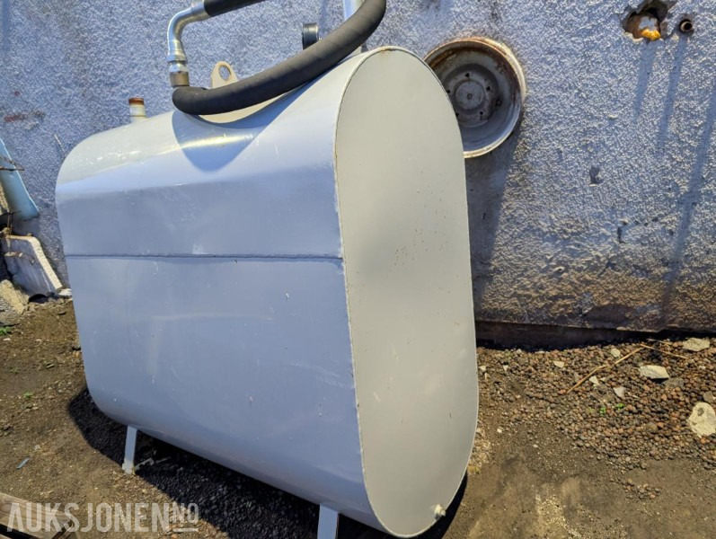 2019 Ubrukt diesel tanke, med brukt pumpe - Будівельне обладнання: фото 1 2019 Ubrukt diesel tanke, med brukt pumpe - Будівельне обладнання: фото 1