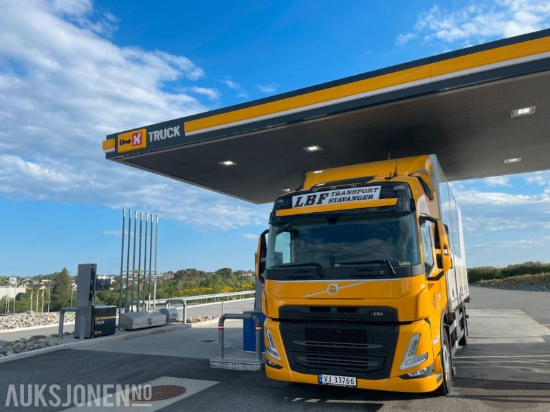 2023 Volvo FM330 SKAPBIL ARKA 18 PALLER SKAP MED FULL SIDEÅPNING - Вантажівка з закритим кузовом: фото 2 2023 Volvo FM330 SKAPBIL ARKA 18 PALLER SKAP MED FULL SIDEÅPNING - Вантажівка з закритим кузовом: фото 2