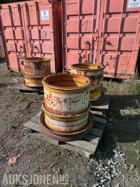 3 stk brede felger til Volvo A40 FFS (til 875/65-R29 dekk) - Будівельне обладнання: фото 1 3 stk brede felger til Volvo A40 FFS (til 875/65-R29 dekk) - Будівельне обладнання: фото 1