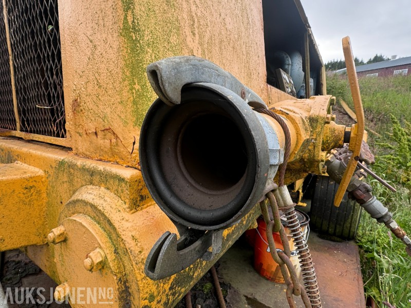 Будівельне обладнання AVA Kmpressor - Volvo Penta motor TD 120 A - 17 m3 - På krokramme: фото 18