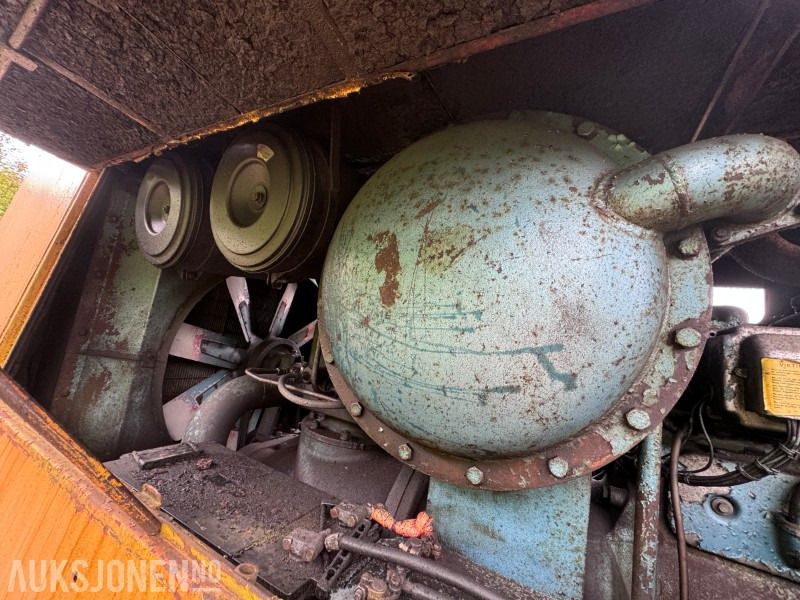 Будівельне обладнання AVA Kmpressor - Volvo Penta motor TD 120 A - 17 m3 - På krokramme: фото 17