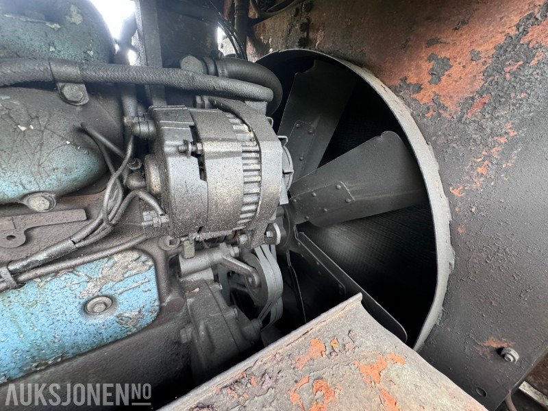 Будівельне обладнання AVA Kmpressor - Volvo Penta motor TD 120 A - 17 m3 - På krokramme: фото 9