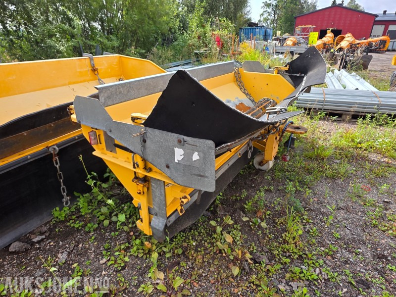 Falköping Falköping LB 1000 BLU Etterhengende Strøapparat - Будівельне обладнання: фото 4 Falköping Falköping LB 1000 BLU Etterhengende Strøapparat - Будівельне обладнання: фото 4