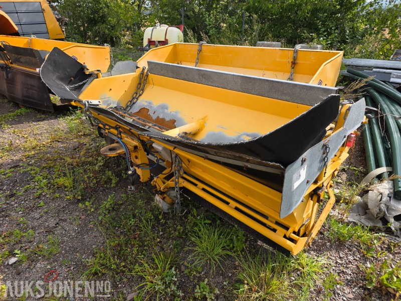 Falköping Falköping LB 1000 BLU Etterhengende Strøapparat - Будівельне обладнання: фото 1 Falköping Falköping LB 1000 BLU Etterhengende Strøapparat - Будівельне обладнання: фото 1