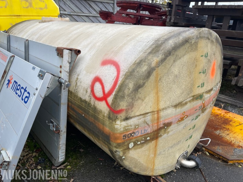 Glassfibertank 5000 Liter - Будівельне обладнання: фото 3 Glassfibertank 5000 Liter - Будівельне обладнання: фото 3