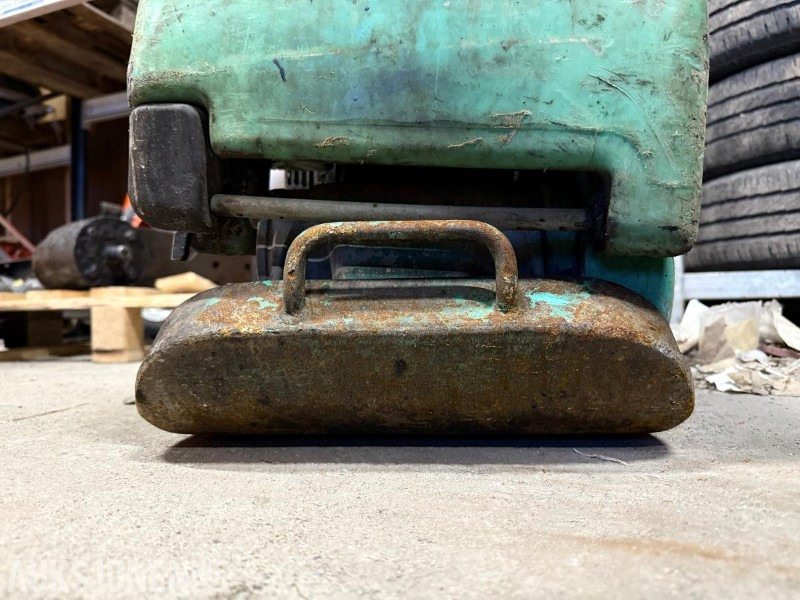 Каток Mikasa Vibroplate / platekomprimator – bensindrevet: фото 11