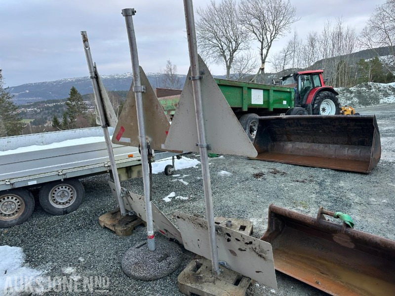 Diverse skilt – selges samlet - Навісне обладнання в категорії Будівельна техніка: фото 2 Diverse skilt – selges samlet - Навісне обладнання в категорії Будівельна техніка: фото 2