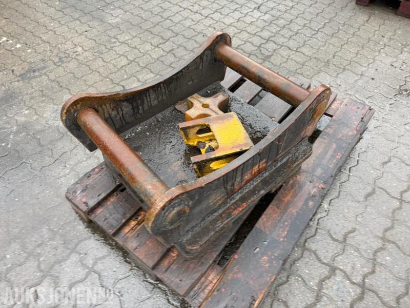 S70 feste - Навісне обладнання в категорії Будівельна техніка: фото 1 S70 feste - Навісне обладнання в категорії Будівельна техніка: фото 1