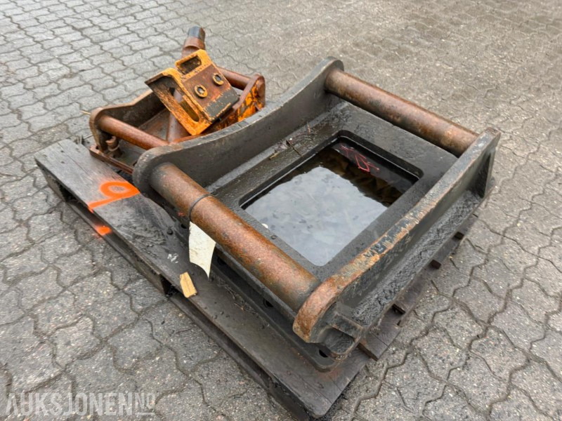 S70 og S50 feste selges samlet - Навісне обладнання в категорії Будівельна техніка: фото 2 S70 og S50 feste selges samlet - Навісне обладнання в категорії Будівельна техніка: фото 2