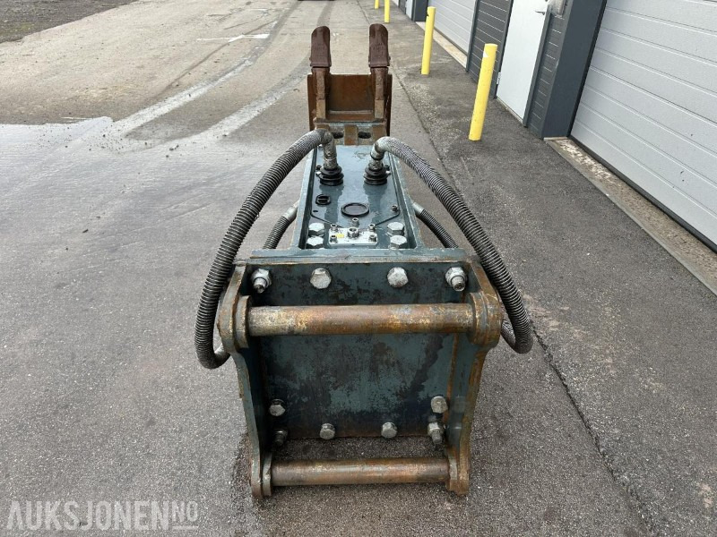 SMC Pigghammer XE3500 S80 - Навісне обладнання в категорії Будівельна техніка: фото 3 SMC Pigghammer XE3500 S80 - Навісне обладнання в категорії Будівельна техніка: фото 3