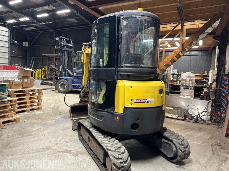 New Holland E35B SR – 2015 – 2184 timer – Nytt beltesett – 2 skuffer, - Міні-екскаватор: фото 5 New Holland E35B SR – 2015 – 2184 timer – Nytt beltesett – 2 skuffer, - Міні-екскаватор: фото 5