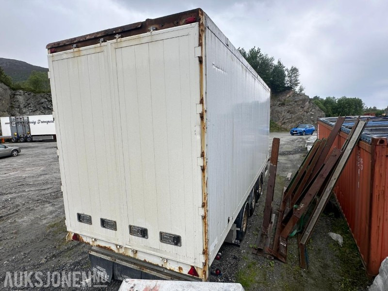 2005 Vang KL111 - 3 akslet slephenger / Flishenger / skaphenger med hydraulisk sideåpning - rep objekt - Причіп: фото 4 2005 Vang KL111 - 3 akslet slephenger / Flishenger / skaphenger med hydraulisk sideåpning - rep objekt - Причіп: фото 4
