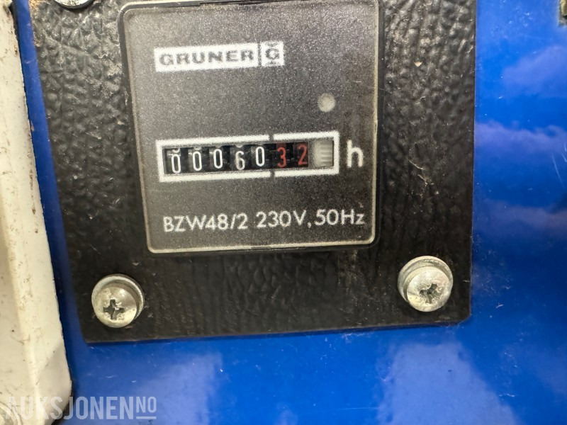 1990 Nødstrømsaggregat Ruggerini / Genetech 15 kVA – driftssikkert dieselaggregat - Промислове обладнання: фото 4 1990 Nødstrømsaggregat Ruggerini / Genetech 15 kVA – driftssikkert dieselaggregat - Промислове обладнання: фото 4