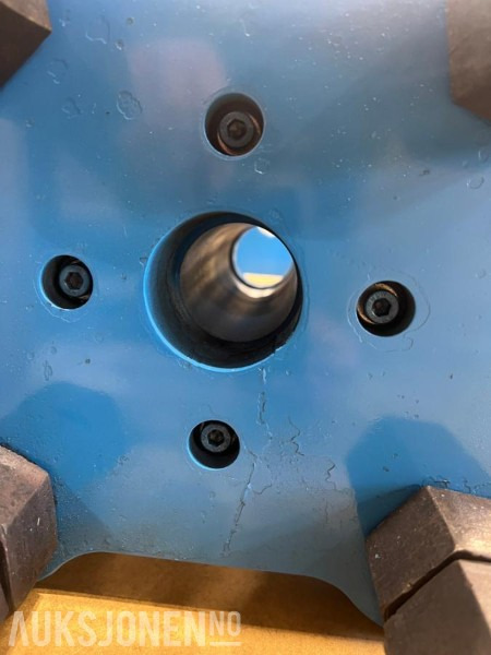 70 TONN HYDRAULISK PRESSE TIL BELTEBOLTER OG FORINGER 220V - Промислове обладнання: фото 5 70 TONN HYDRAULISK PRESSE TIL BELTEBOLTER OG FORINGER 220V - Промислове обладнання: фото 5