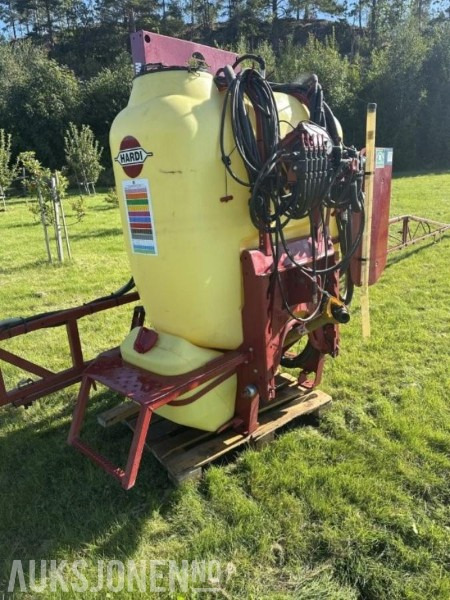 2004 Hardi 85001000 Master serial no 9262 year 2004 - Сільськогосподарська техніка: фото 1 2004 Hardi 85001000 Master serial no 9262 year 2004 - Сільськогосподарська техніка: фото 1