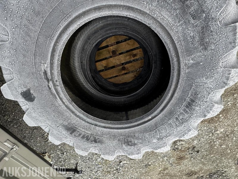 2017 Michelin XMCL 480/70 R24 – 2 stk brukte traktordekk - Сільськогосподарська техніка: фото 4 2017 Michelin XMCL 480/70 R24 – 2 stk brukte traktordekk - Сільськогосподарська техніка: фото 4