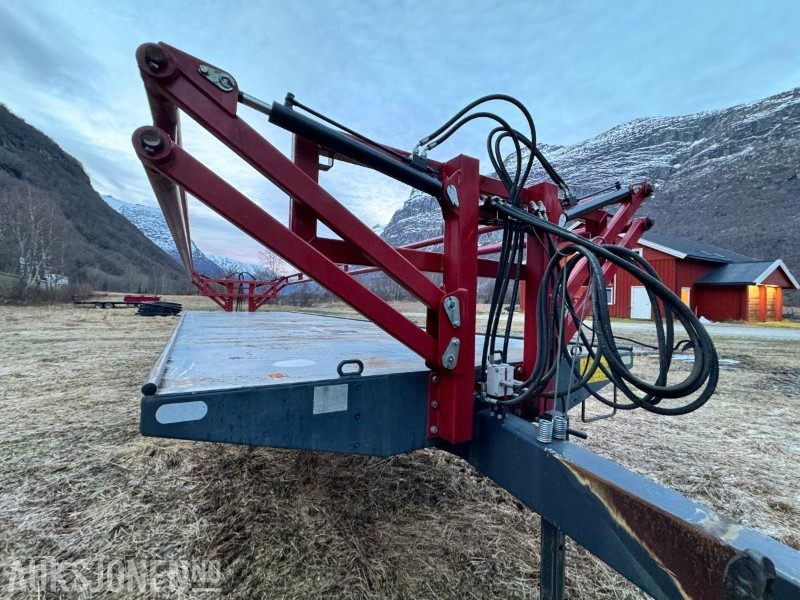 2018 Weckman WS 130 PL - Rundballevogn med hydraulisk sikring - Brukt til kjøring av potetkasser - Kapasitet 28 rundballer - Maks nyttelast 13 tonn - Сільськогосподарська техніка: фото 2 2018 Weckman WS 130 PL - Rundballevogn med hydraulisk sikring - Brukt til kjøring av potetkasser - Kapasitet 28 rundballer - Maks nyttelast 13 tonn - Сільськогосподарська техніка: фото 2