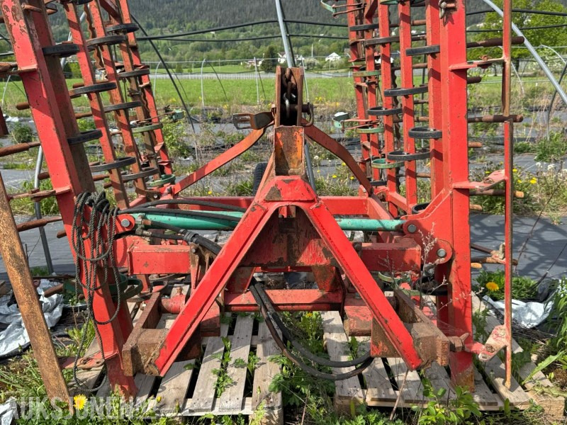 Kverneland Harv - Сільськогосподарська техніка: фото 3 Kverneland Harv - Сільськогосподарська техніка: фото 3