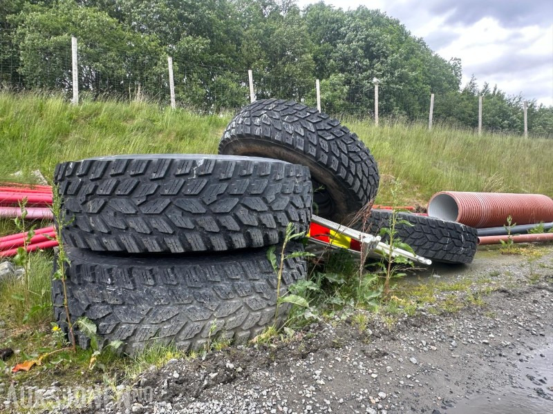 Сільськогосподарська техніка Nokian Hakkapelitta - Vinterhjul til JCB Fastrac 8310: фото 1