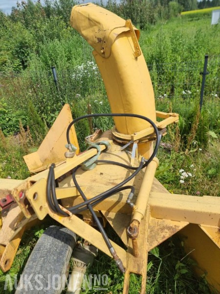 Traktor Snøfres 3 punkter feste med hydraulisk utkast - Сільськогосподарська техніка: фото 2 Traktor Snøfres 3 punkter feste med hydraulisk utkast - Сільськогосподарська техніка: фото 2