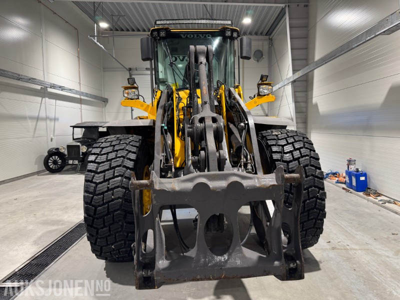 VOLVO L120F HJULLASTER MED SKUFFE, SENTRALSMØRING OG 2 SETT HJUL - Колісний навантажувач: фото 3 VOLVO L120F HJULLASTER MED SKUFFE, SENTRALSMØRING OG 2 SETT HJUL - Колісний навантажувач: фото 3