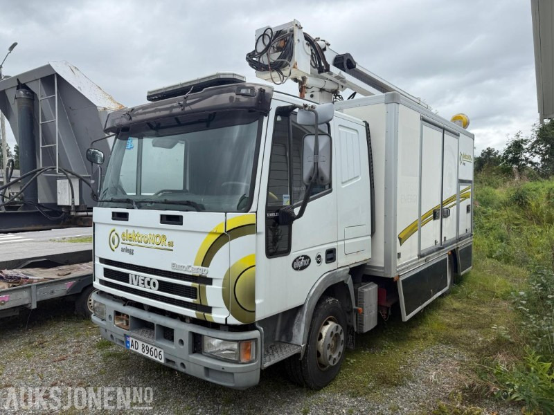Iveco EuroCargo liftbil med kurv - 179 571 km - Webasto - Arbeidslys - Вантажівка: фото 1 Iveco EuroCargo liftbil med kurv - 179 571 km - Webasto - Arbeidslys - Вантажівка: фото 1